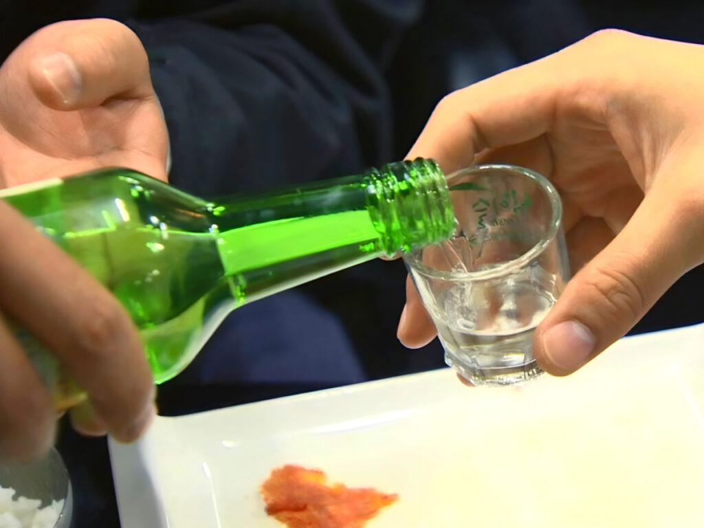 "한국 거 주세요"...라면도 아닌데 세계인 입맛 사로잡았다, 비결은? 7 Increased soju exports to Korea (7)
