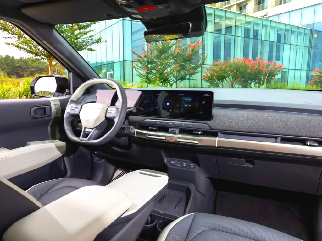 세계적 인정 받은 한국차 "테슬라도 현대차도 제쳤다"…판매량 1위, 이젠 이게 대세? 1 Kia EV3 Domestic Sales Ranking