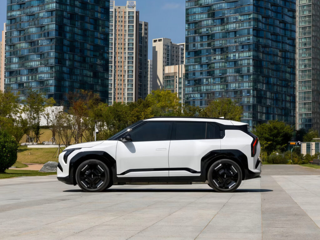 세계적 인정 받은 한국차 "테슬라도 현대차도 제쳤다"…판매량 1위, 이젠 이게 대세? 8 Kia EV3 Domestic Sales Ranking (8)