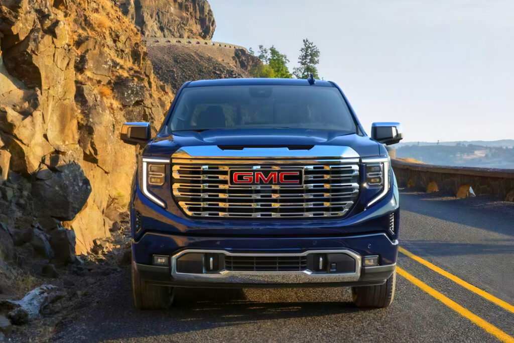 타스만? 무쏘 EV? "어림도 없다"…아빠들 환장하는 신형 픽업, 대체 뭐길래? 7 Launch of the 2025 GMC Sierra Denali (7)