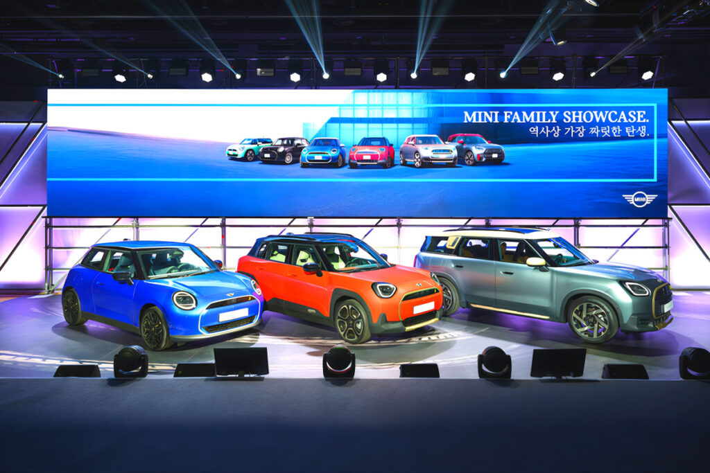 작은 차라고 무시? "큰코다쳐요"…국내 출몰한 여성들의 드림카, 뭐길래? 2 Launch of three mini electric cars (2)