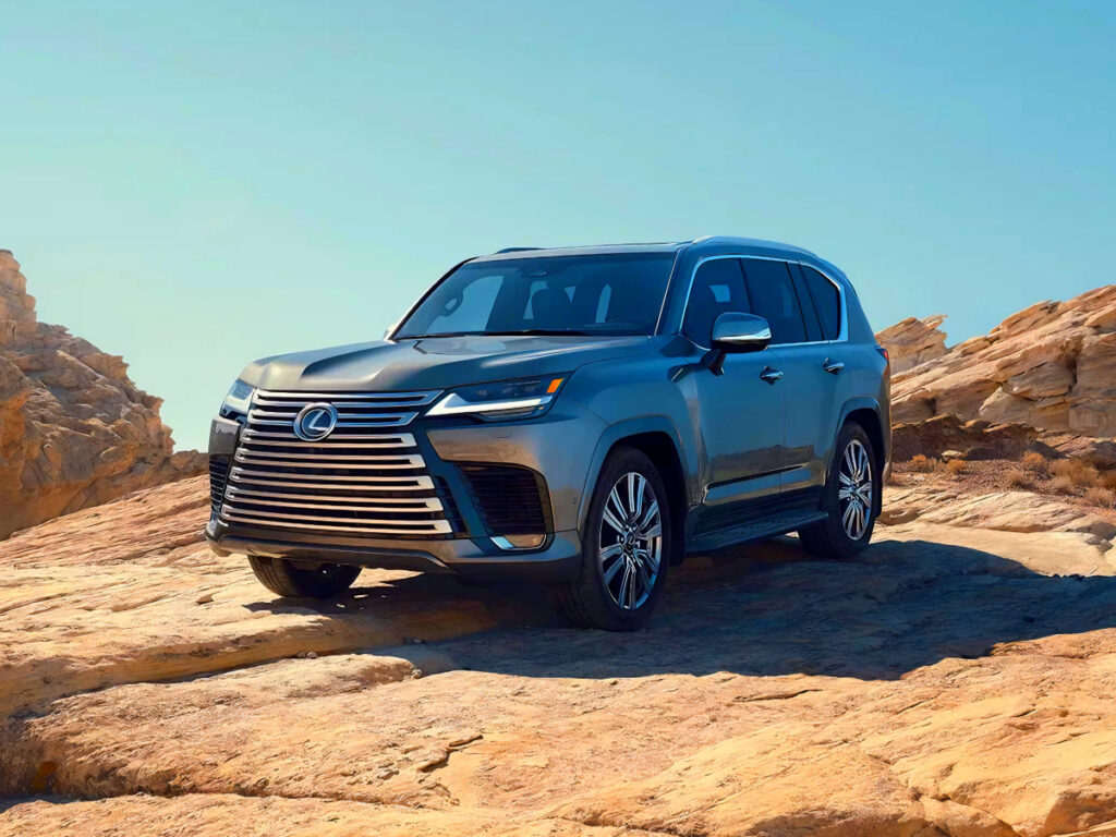 SUV 인데 "뒷자석 승차감 끝판왕"…큰 車 원하는 아빠들, 한국 출몰 소식에 '환호' 5 Lexus LX 700h Hybrid launched (5)