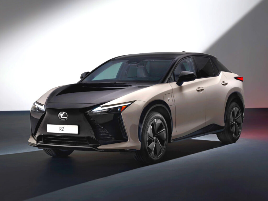 변속감 구현한 전기차 "스포츠카급 퍼포먼스"…운전이 재밌어진다 2 Lexus unveils new RZ (2)