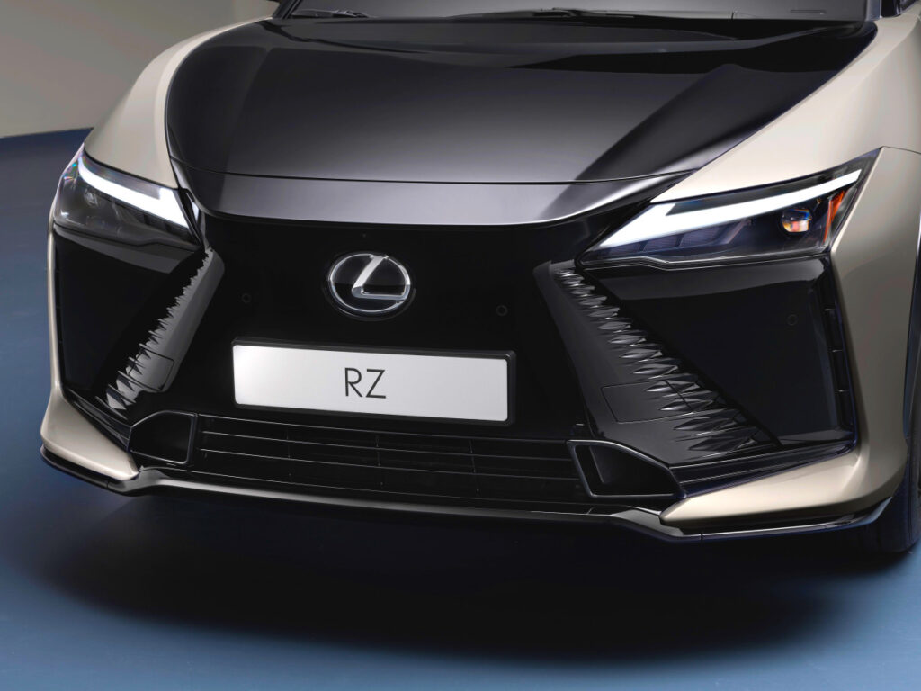변속감 구현한 전기차 "스포츠카급 퍼포먼스"…운전이 재밌어진다 5 Lexus unveils new RZ (5)