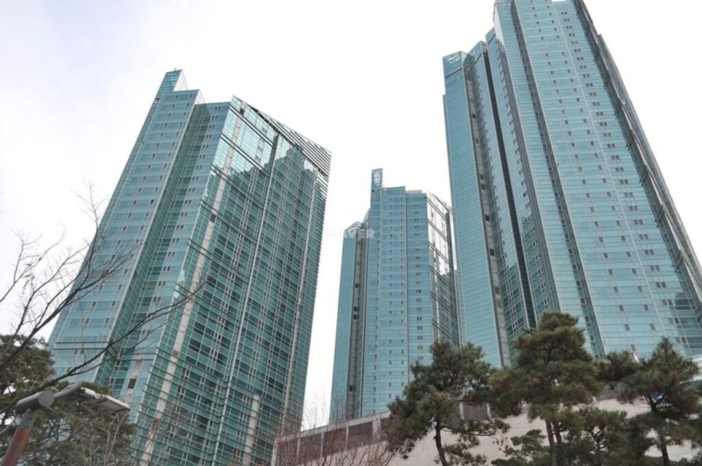 "억울할 만했겠네"…'51억' 펜트하우스까지 압류? 임영웅, 속사정 봤더니 2 임영웅