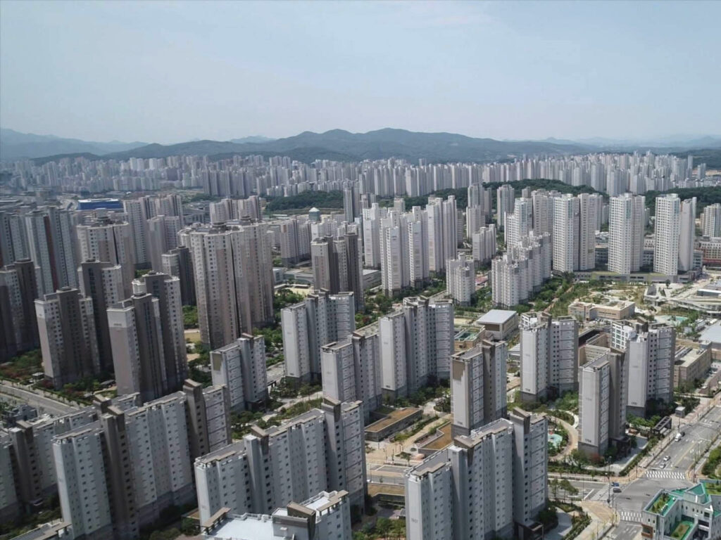 "단숨에 36만 명 몰렸다", "이건 진짜 대박"…아파트 공화국, 이유 있었네 2 로또 청약 열기