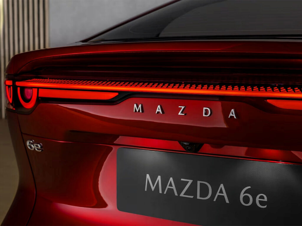 "일본차인데 670만 원 싸게 판다?"…혜성처럼 등장한 쏘나타급 전기 세단 3 Mazda 6e launches in Europe (3)