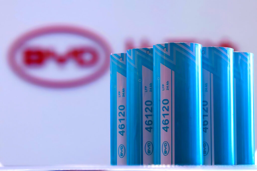 '한국산은 너무 비싸요'하더니…K-배터리 '비장의 무기' 내놨다 7 Mid-nickel battery unveile (7)