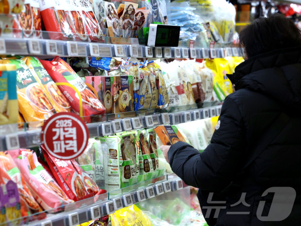 "차라리 코로나 때가 낫네요"… 중산층만 겪는 믿기 힘든 '이 현상', 이유 보니 2 중산층 실질 흑자액