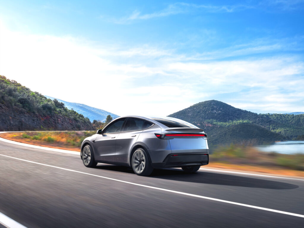 "두 달 만에 이럴 줄은"…중국산 모델Y, 기대감 높았던 예비 오너들 '발칵' 1 Model Y Juniper China price hike