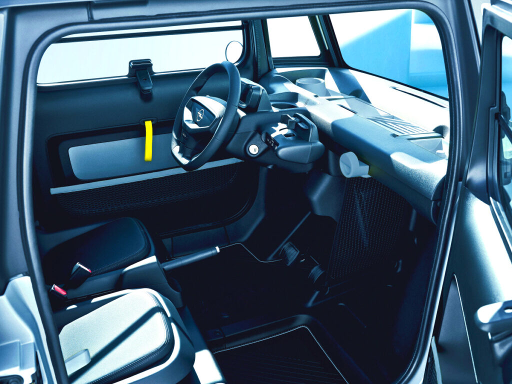 전기차인데 "캐스퍼 절반 가격"…중학생도 운전 가능하다는 車, 뭐길래? 1 Opel 2025 Rocks unveiled
