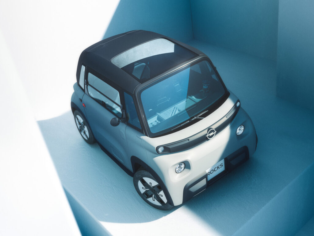 전기차인데 "캐스퍼 절반 가격"…중학생도 운전 가능하다는 車, 뭐길래? 2 Opel 2025 Rocks unveiled (2)