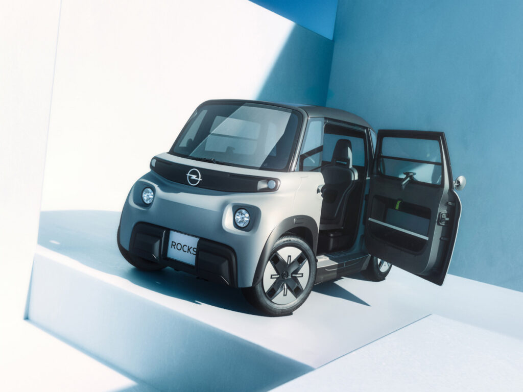 전기차인데 "캐스퍼 절반 가격"…중학생도 운전 가능하다는 車, 뭐길래? 3 Opel 2025 Rocks unveiled (3)