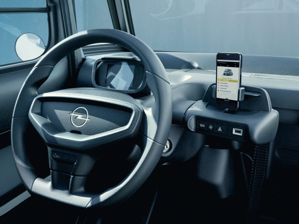 전기차인데 "캐스퍼 절반 가격"…중학생도 운전 가능하다는 車, 뭐길래? 4 Opel 2025 Rocks unveiled (4)