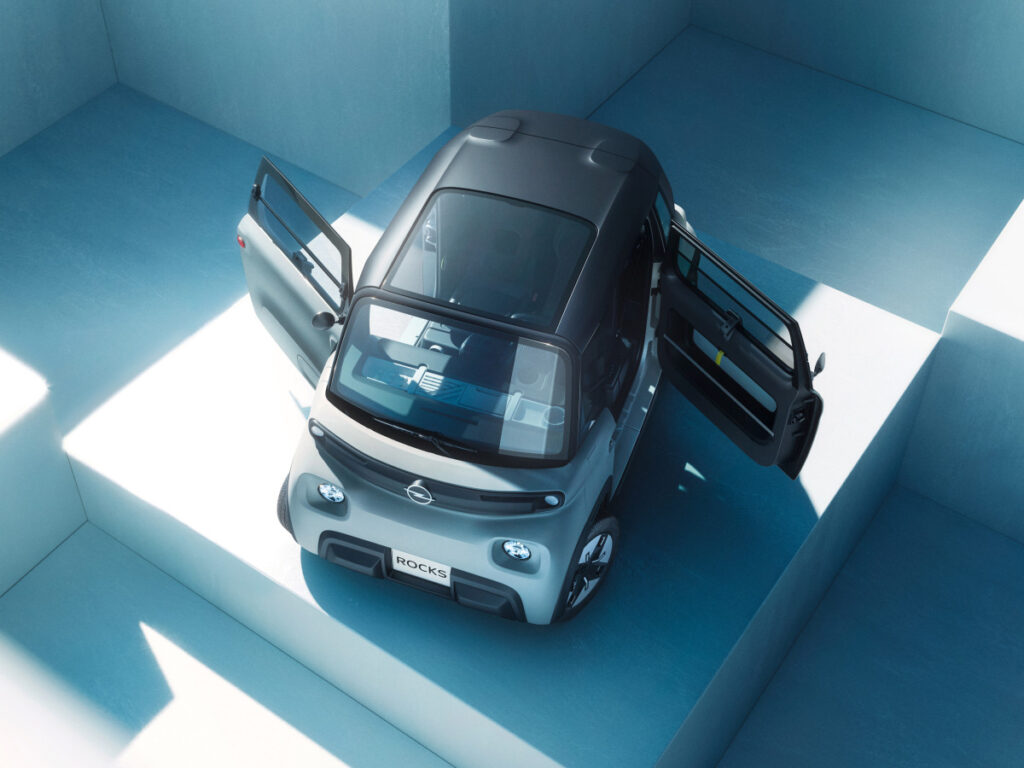 전기차인데 "캐스퍼 절반 가격"…중학생도 운전 가능하다는 車, 뭐길래? 6 Opel 2025 Rocks unveiled (6)
