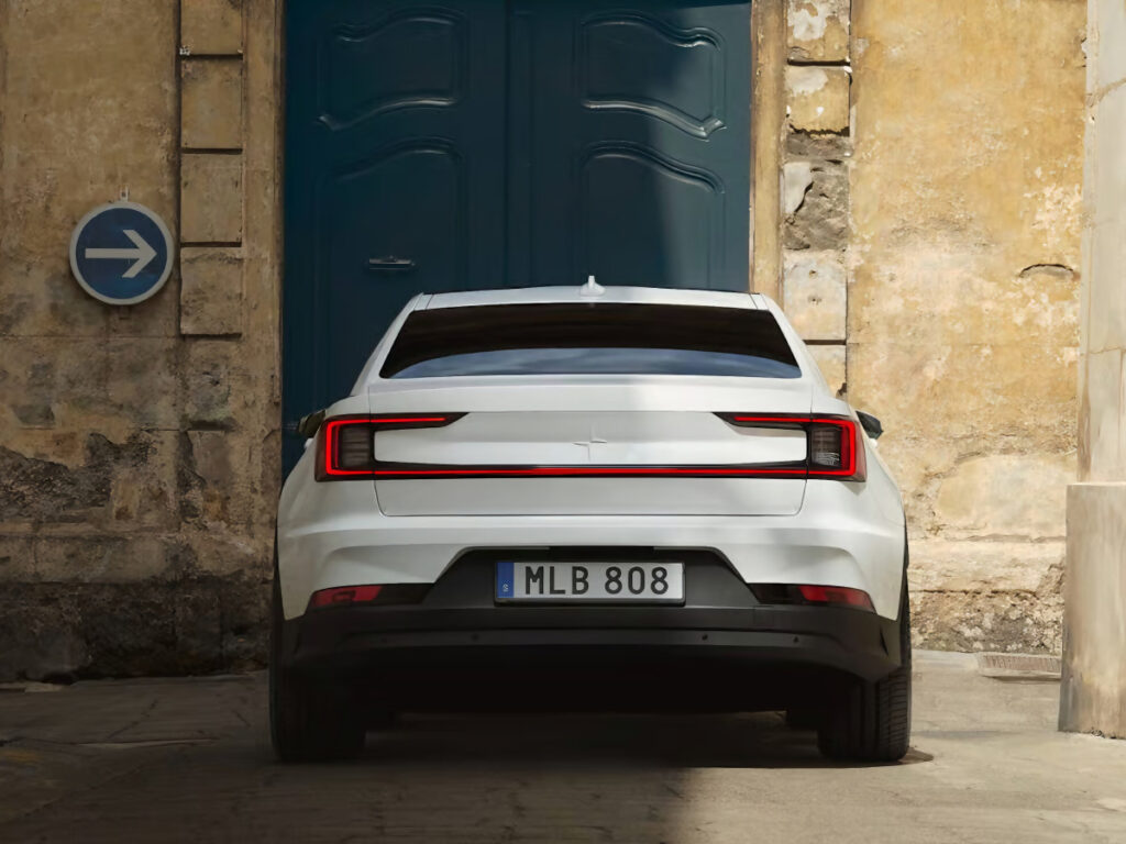 "이런 게 나올 줄 몰랐다"…한국 출몰 예정인 4천만 원 대 세단, 가성비 미쳤네 7 Polestar2 Standard coming to Korea (7)