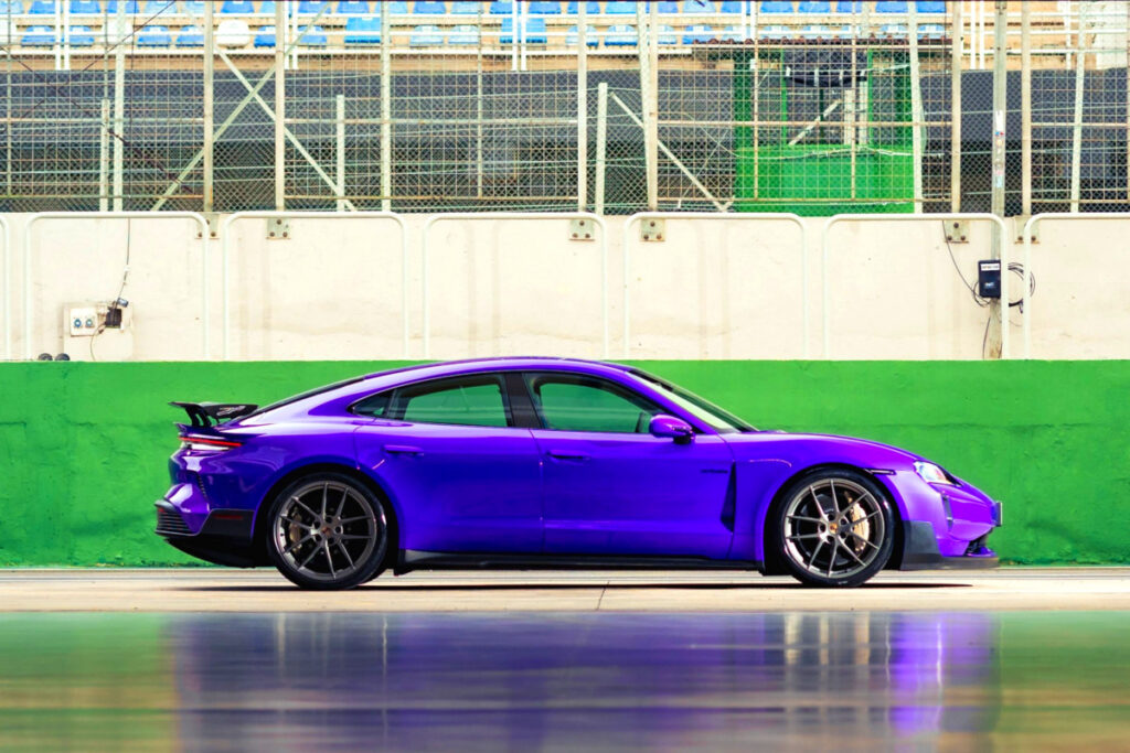 "디자인만 예쁜 줄 알았는데"…비싼 가격에도 포르쉐 찾는 이유 1 Porsche Taycan Turbo GT new Record