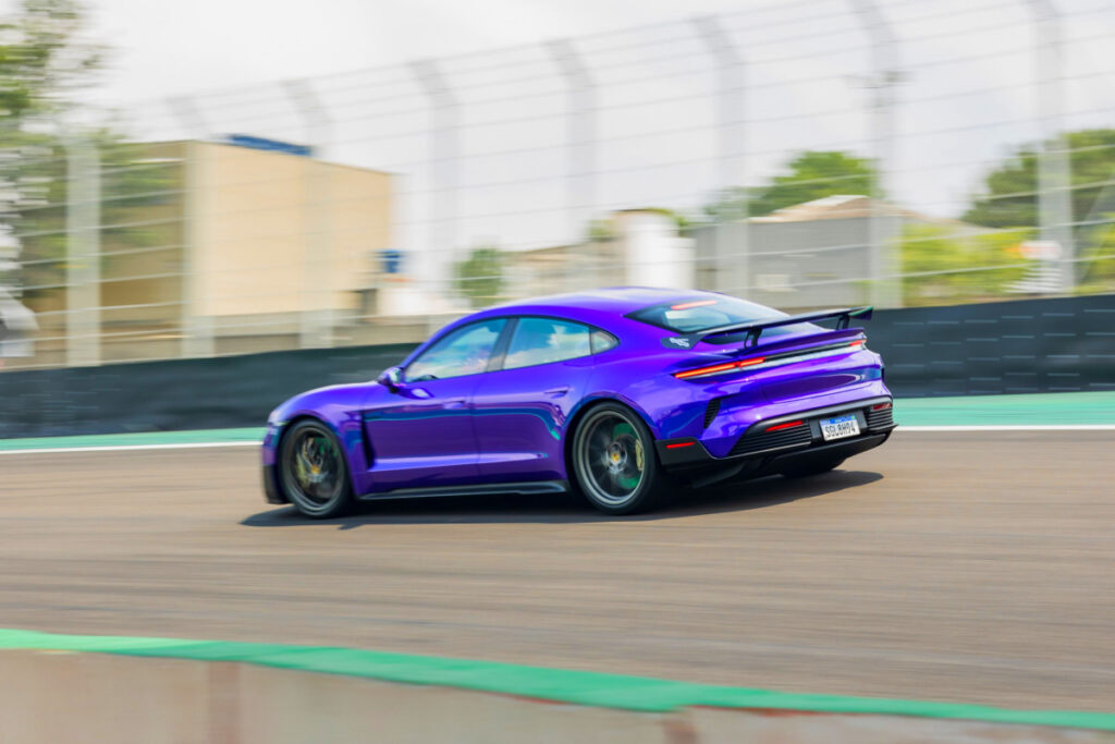 "디자인만 예쁜 줄 알았는데"…비싼 가격에도 포르쉐 찾는 이유 5 Porsche Taycan Turbo GT new Record (5)