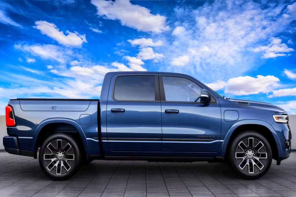 1100km 주행하는 픽업트럭 "진짜가 나타났다"…모두가 알던 전기차가 아니다 1 Ram 1500 Ramcharger Unveiled