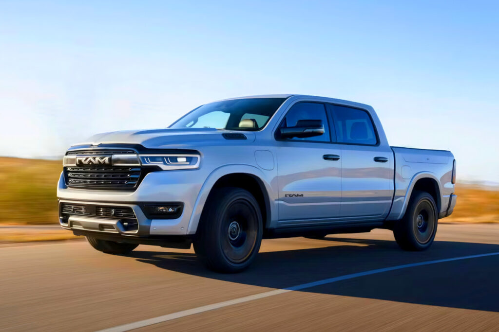 1100km 주행하는 픽업트럭 "진짜가 나타났다"…모두가 알던 전기차가 아니다 2 Ram 1500 Ramcharger Unveiled (2)