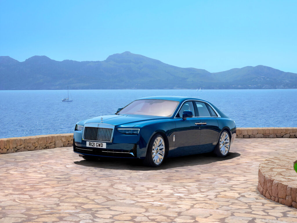 "121년? 역시나 달랐다"…벤틀리도 한 수 접는다는 車, 이렇게나 바뀌다니 2 Rolls-Royce launches new Ghost series (2)
