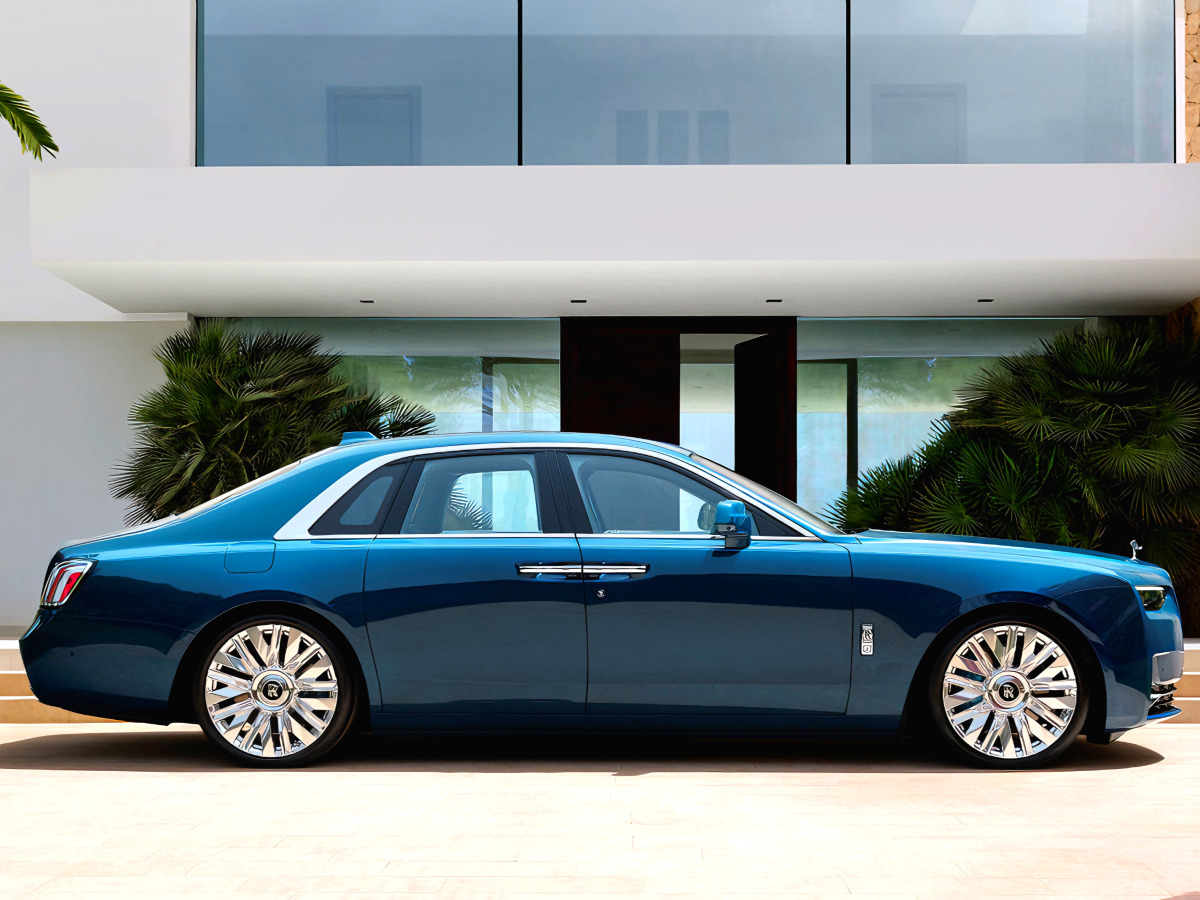 Rolls-Royce launches new Ghost series