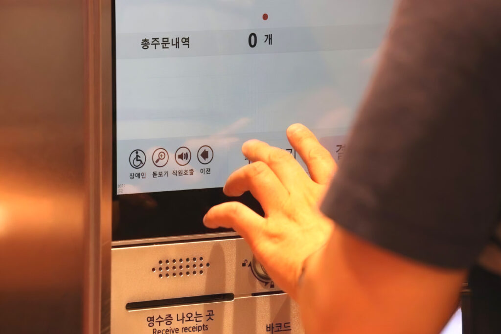 간신히 버텼는데 "매달 뭉칫돈이 사라진다"...폭삭 내려앉자 '충격' 6 Self-employment plummets (6)