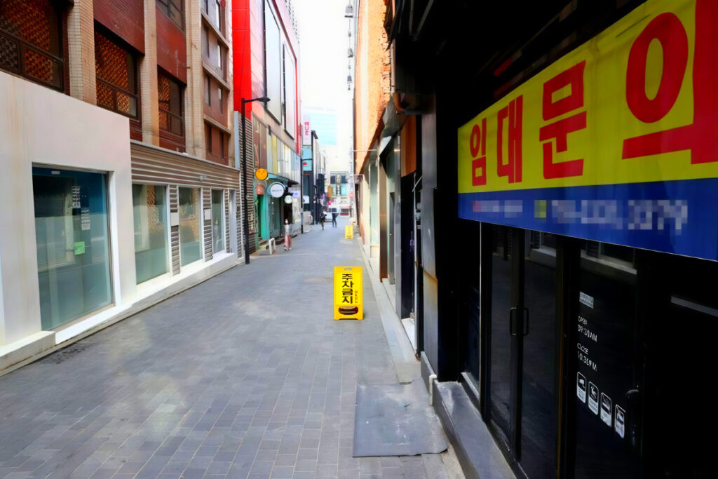 간신히 버텼는데 "매달 뭉칫돈이 사라진다"...폭삭 내려앉자 '충격' 7 Self-employment plummets (7)