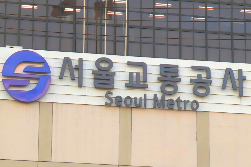 지금까지 돈 안 내고 탔는데 "이걸 왜 이제야"…은퇴 앞둔 5060 '술렁' 2 Subway Seniors Ride Free (2)