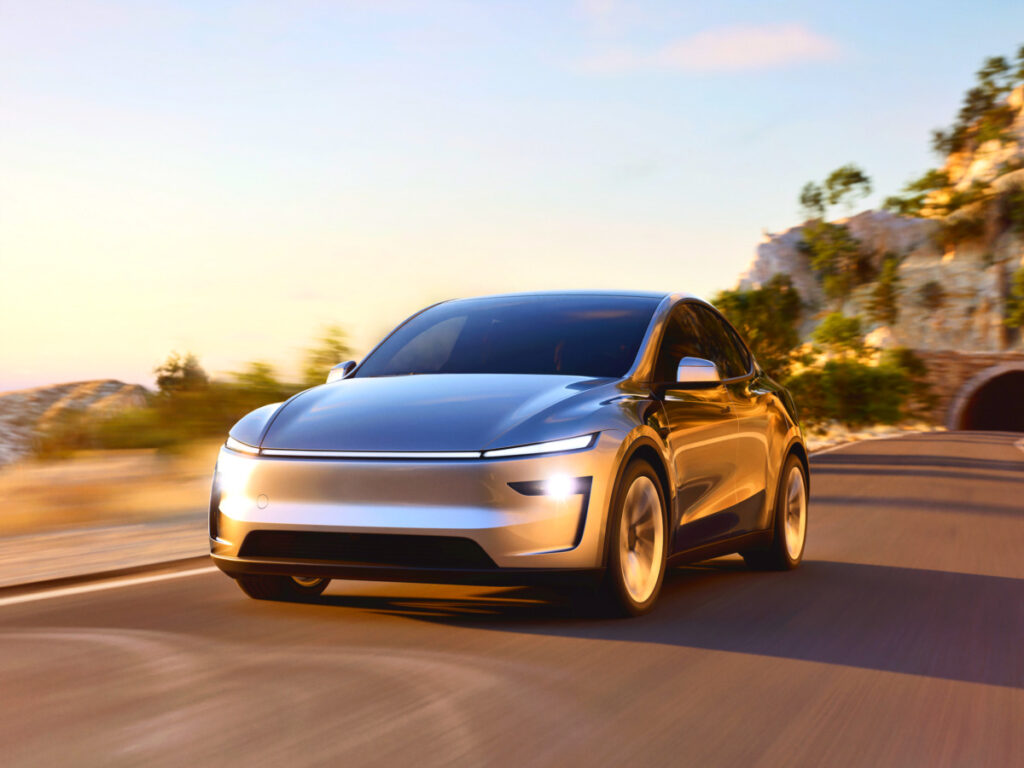 좀만 기다릴걸 "계약 괜히 했다"…테슬라 모델 Y, '깜짝' 소식 전해지자 차주들 '난리' 1 Tesla Announces Low-Cost Model Y