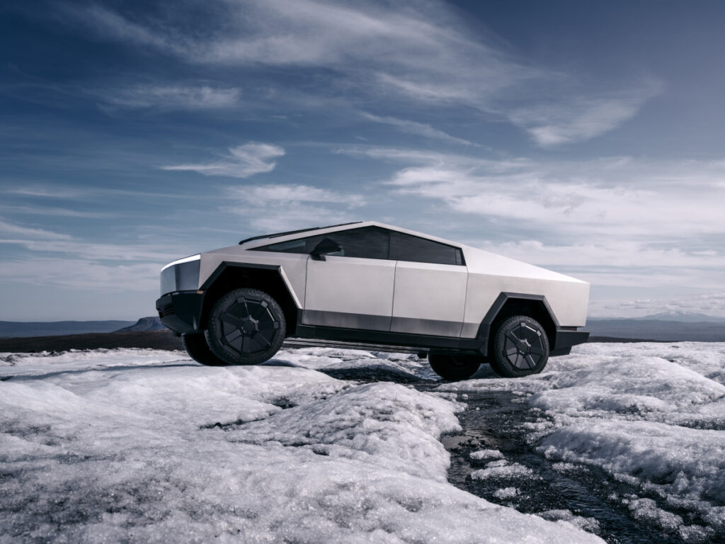 "또 이 차야? 정말 지긋지긋하다"...2년도 안됐는데 '결국' 4 Tesla CyberTruck 8th Recall (4)