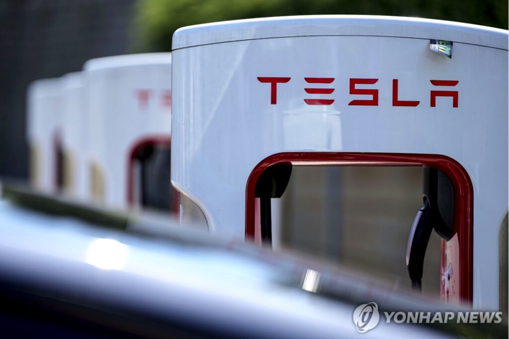 "설마 했는데 터질게 터졌다"...잘 나가던 테슬라 이제 '어쩌나' 2 Tesla sales plummet