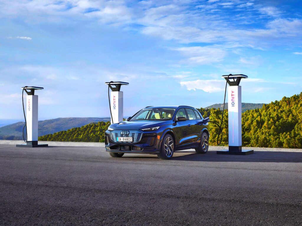 "대체 얼마나 좋길래?"...'엄청난 스펙' 프리미엄 SUV, 마침내 한국 상륙 4 The New Audi Q6 e-tron launched (4)