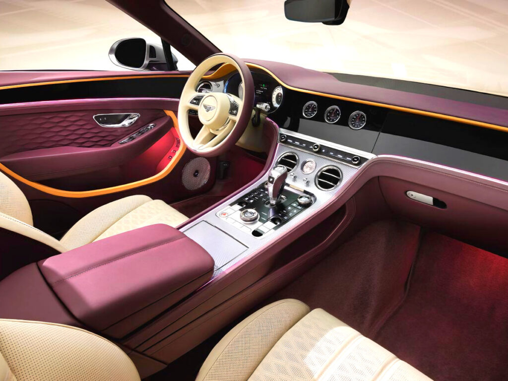 아무나 못 산다는 車 "드디어 한국에"…8년 만의 귀환에 기대감 '솔솔' 6 The New Continental GTC Preview (6)