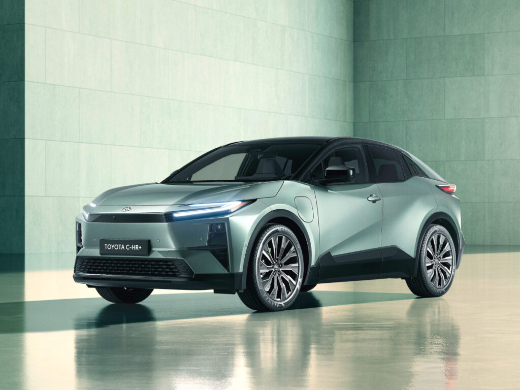 중국보다 늦었는데도 "600km가는 전기차 공개"…세계 1위 브랜드 역시나 7 Toyota C-HR Plus Revealed (7)
