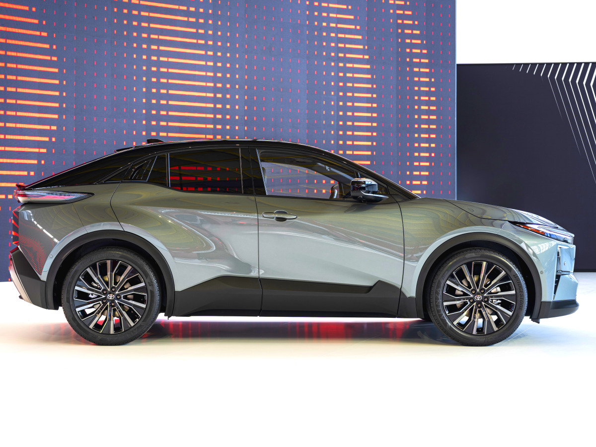 Toyota C-HR Plus Revealed