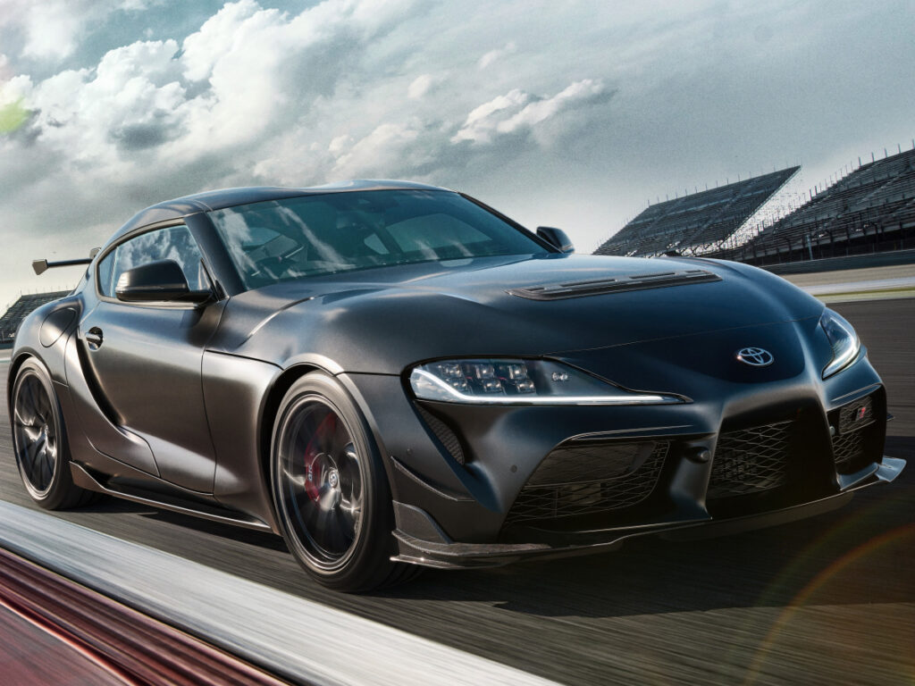 "이건 진짜 압도적이다", "포르쉐를 뛰어넘네?"…수동 변속기 장착하고 등장한 車 2 Toyota Supra A90 Final Edition (2)