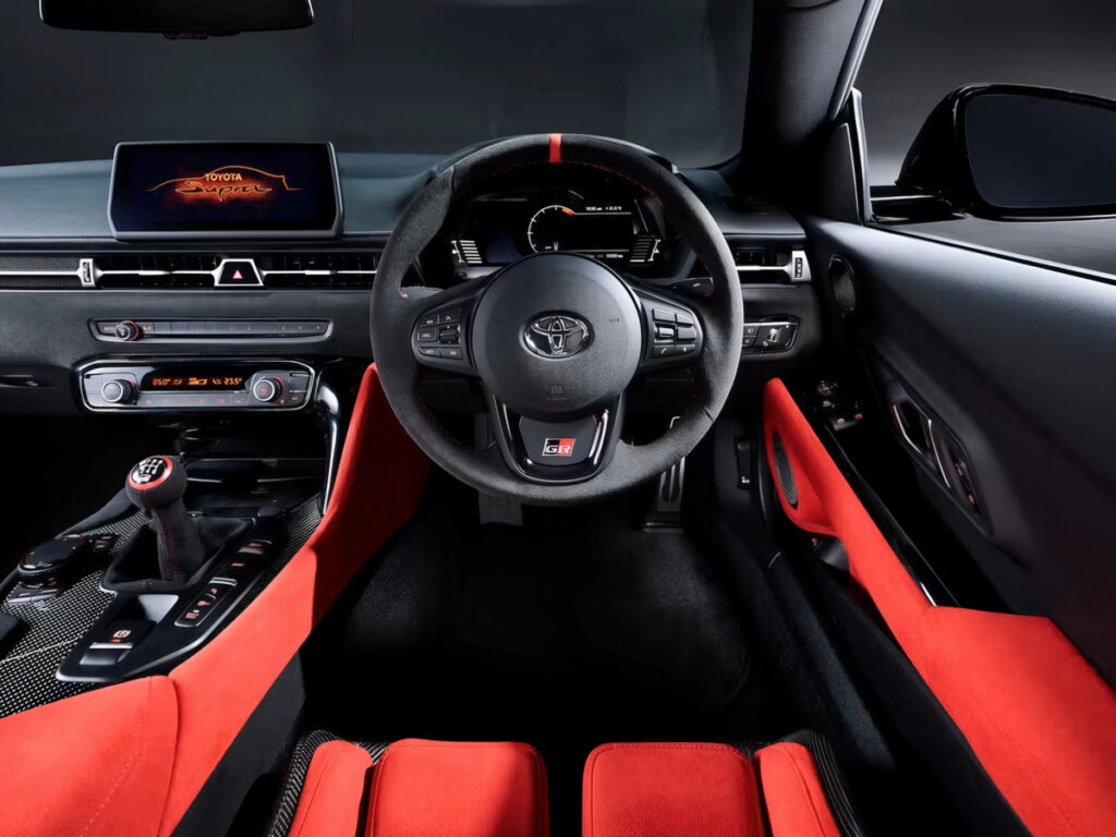 "이건 진짜 압도적이다", "포르쉐를 뛰어넘네?"…수동 변속기 장착하고 등장한 車 5 Toyota Supra A90 Final Edition (5)