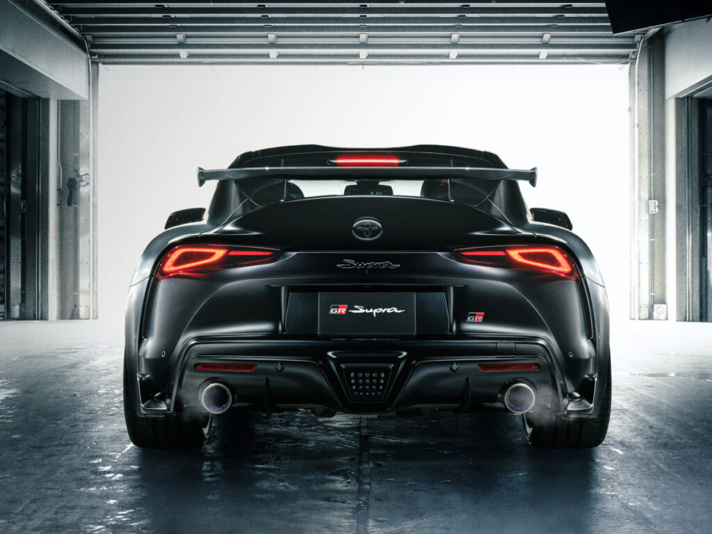 "이건 진짜 압도적이다", "포르쉐를 뛰어넘네?"…수동 변속기 장착하고 등장한 車 6 Toyota Supra A90 Final Edition (6)