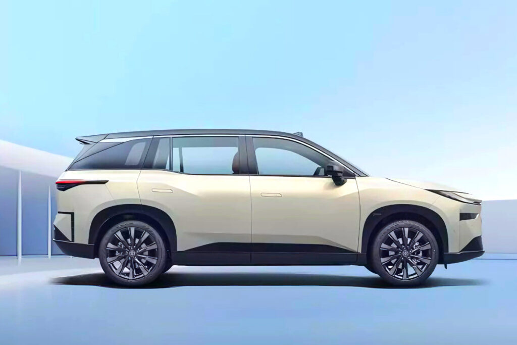 610km 가는 일본차인데 "2천만 원대 가격"…놀라운 신차 등장, 판도 바뀌나 1 Toyota bZ3X China unveiled