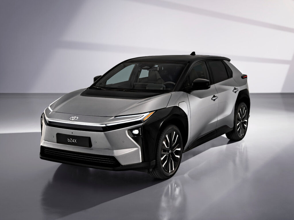 하이브리드만 고집하던 "세계 1위 브랜드"…신규 전기차 출시 예고에 업계 '술렁' 6 Toyota unveils three electric pickups (6)