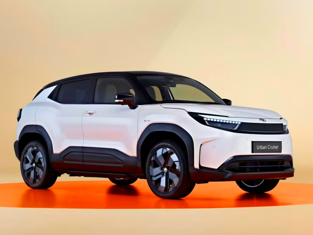 하이브리드만 고집하던 "세계 1위 브랜드"…신규 전기차 출시 예고에 업계 '술렁' 8 Toyota unveils three electric pickups (8)