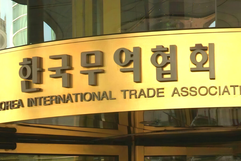 "트럼프가 드디어 움직였다", "한국이 악의적 행위자?"…이제 '어쩌나' 6 Trump imposes Korean lumber tariffs (6)