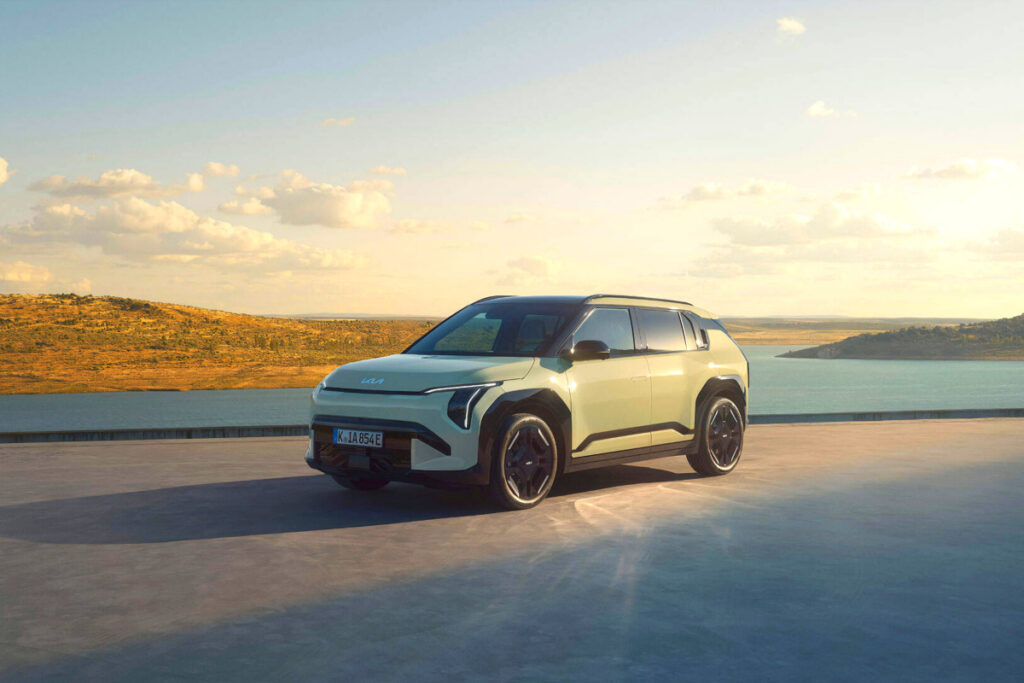 "폴스타도 미니도 아니었다"…유럽 제패한 K-전기차, 대체 뭐길래? 3 UK Car of the Year 2025 EV3 (3)