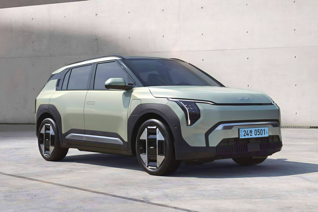 "폴스타도 미니도 아니었다"…유럽 제패한 K-전기차, 대체 뭐길래? 6 UK Car of the Year 2025 EV3 (6)