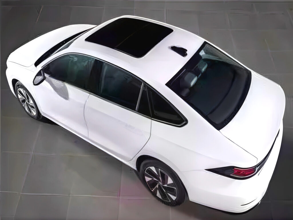 아반떼보다 큰데 "디자인도 예쁘다"…시선 확 끄는 준중형 세단, 뭐길래? 1 Volkswagen unveils new Sagitar