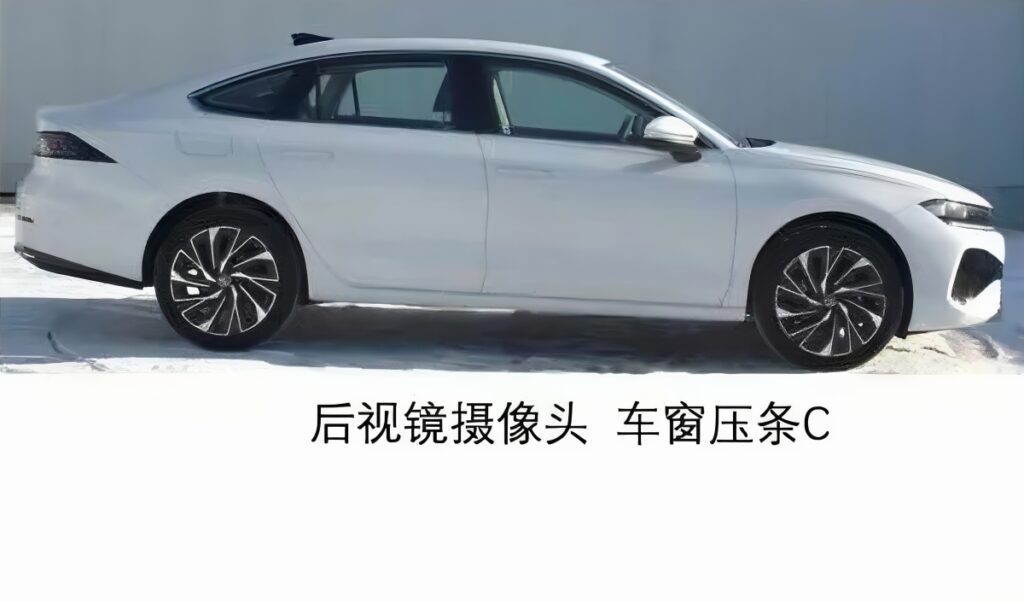 아반떼보다 큰데 "디자인도 예쁘다"…시선 확 끄는 준중형 세단, 뭐길래? 3 Volkswagen unveils new Sagitar (3)