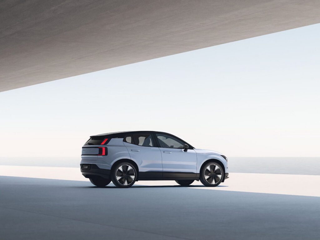 "제네시스 부럽지 않다", "없어서 못 팔아요"…국내 시장 휩쓸고 있는 4천만 원 대 SUV 7 Volvo EX30 starts shipping in earnest (7)