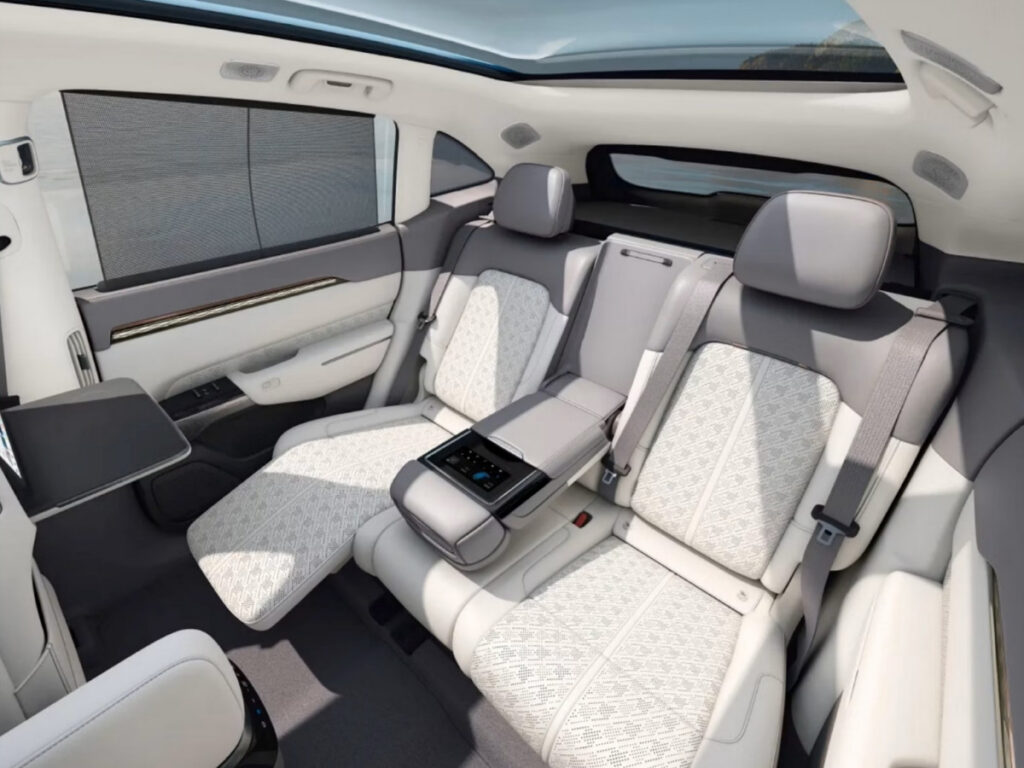639마력 괴물 SUV 앞세우더니 "이제 시작이다?"...국산차 업체들 '초비상' 걸린 이유 10 Zeekr Korea Incorporation (10)