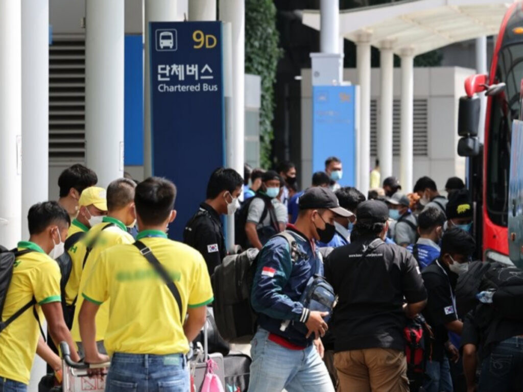 ‘누가 요즘 땀흘려 일해요?’하더니 ”물밀듯이 밀려온다”…우려가 결국 ‘현실로’ 1 농업